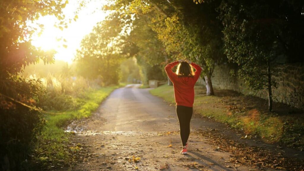 「毎日ランニングは逆効果」が間違いな件【頻度より負荷量に着目すべき】