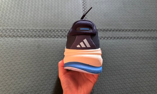 スーパーノヴァライズ2_かかとの捻じれ構造