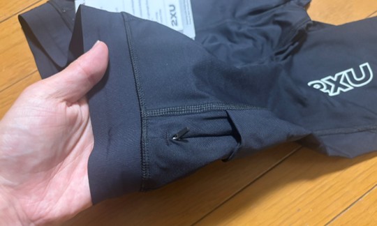 収納ポケットの増加_ジップ付ポケット